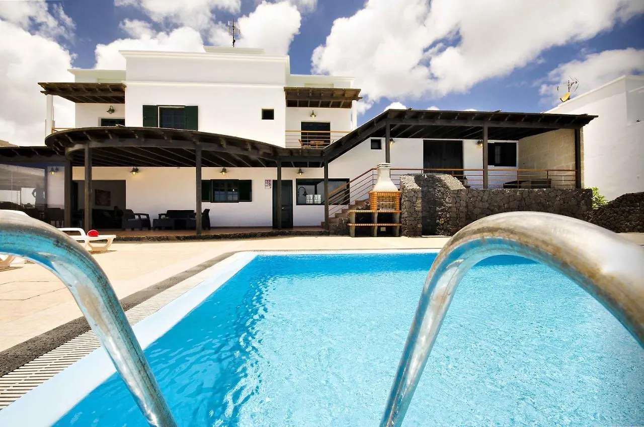 Villa Adelina Punta Mujeres 0*,